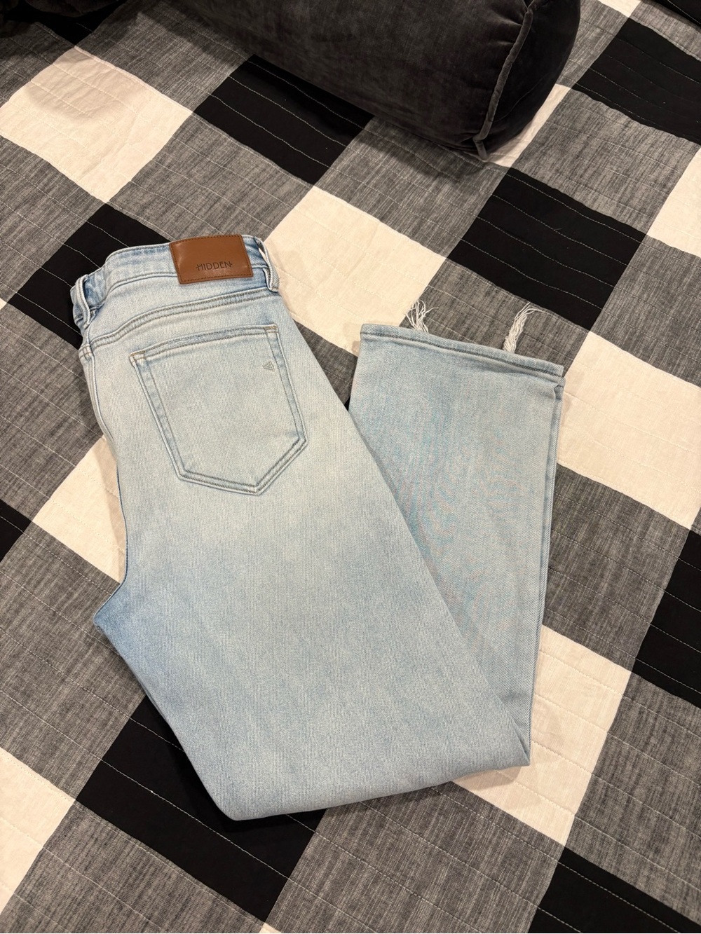 Light Wash Cropped Straight-Leg Jeans — hidden